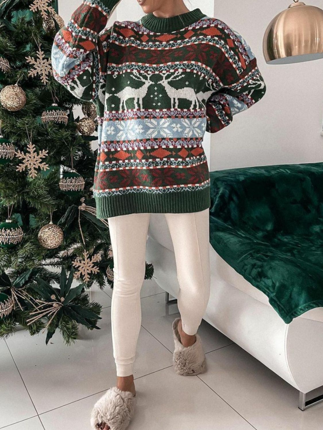 Trinidad | Pullover with a geometric crew neck and dropped shoulders