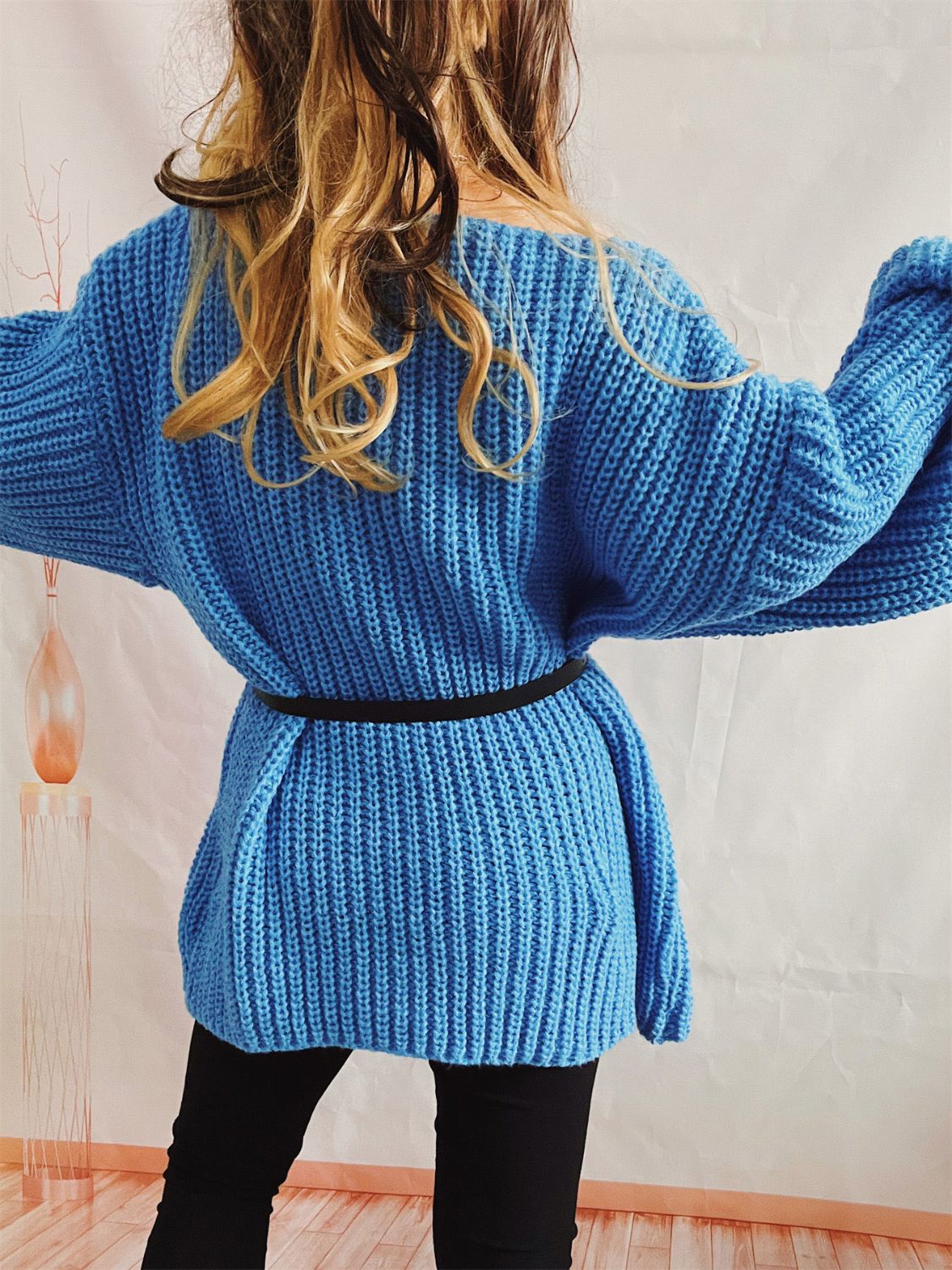 Regina | Long-sleeved sweater with a boat neck and belt
