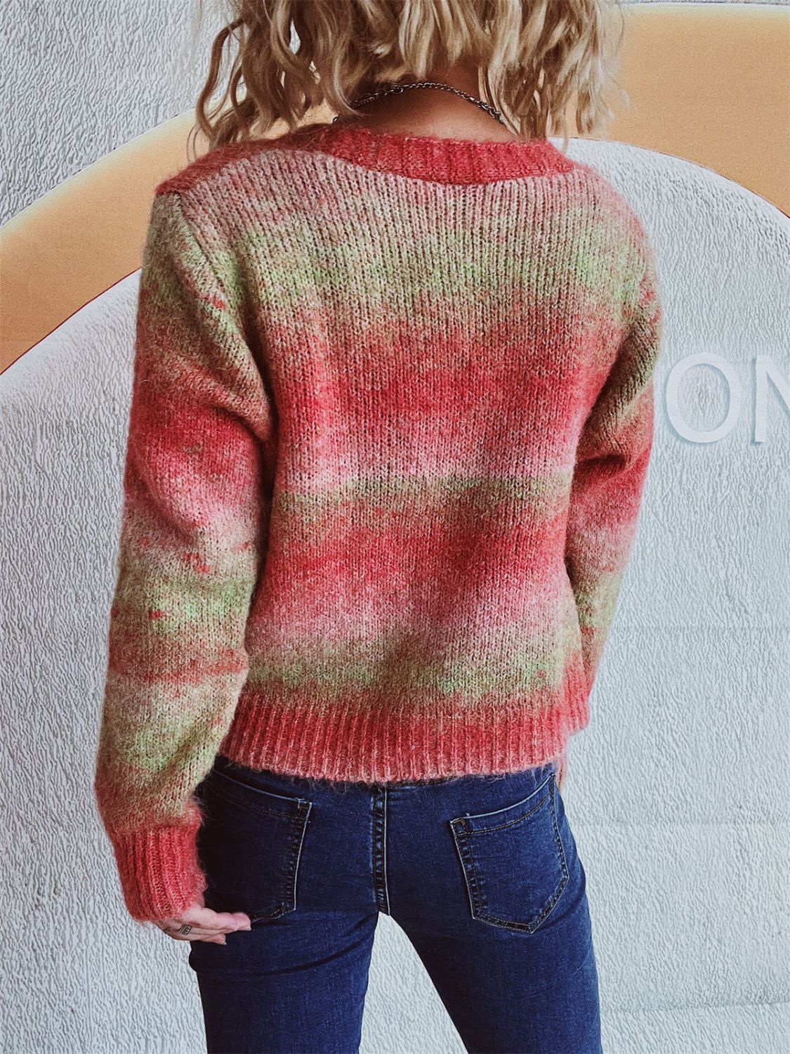 Estela | V-neck cardigan with gradient heart-shaped buttons