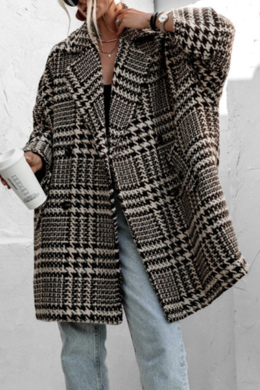 Patricia | Long-sleeved coat with a houndstooth collar and pockets