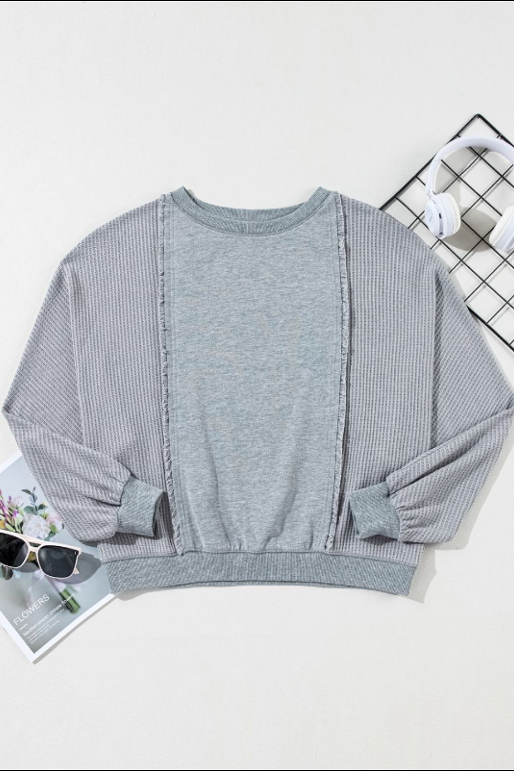Yamel | Long sleeve sweatshirt with a crew neck and raw hem