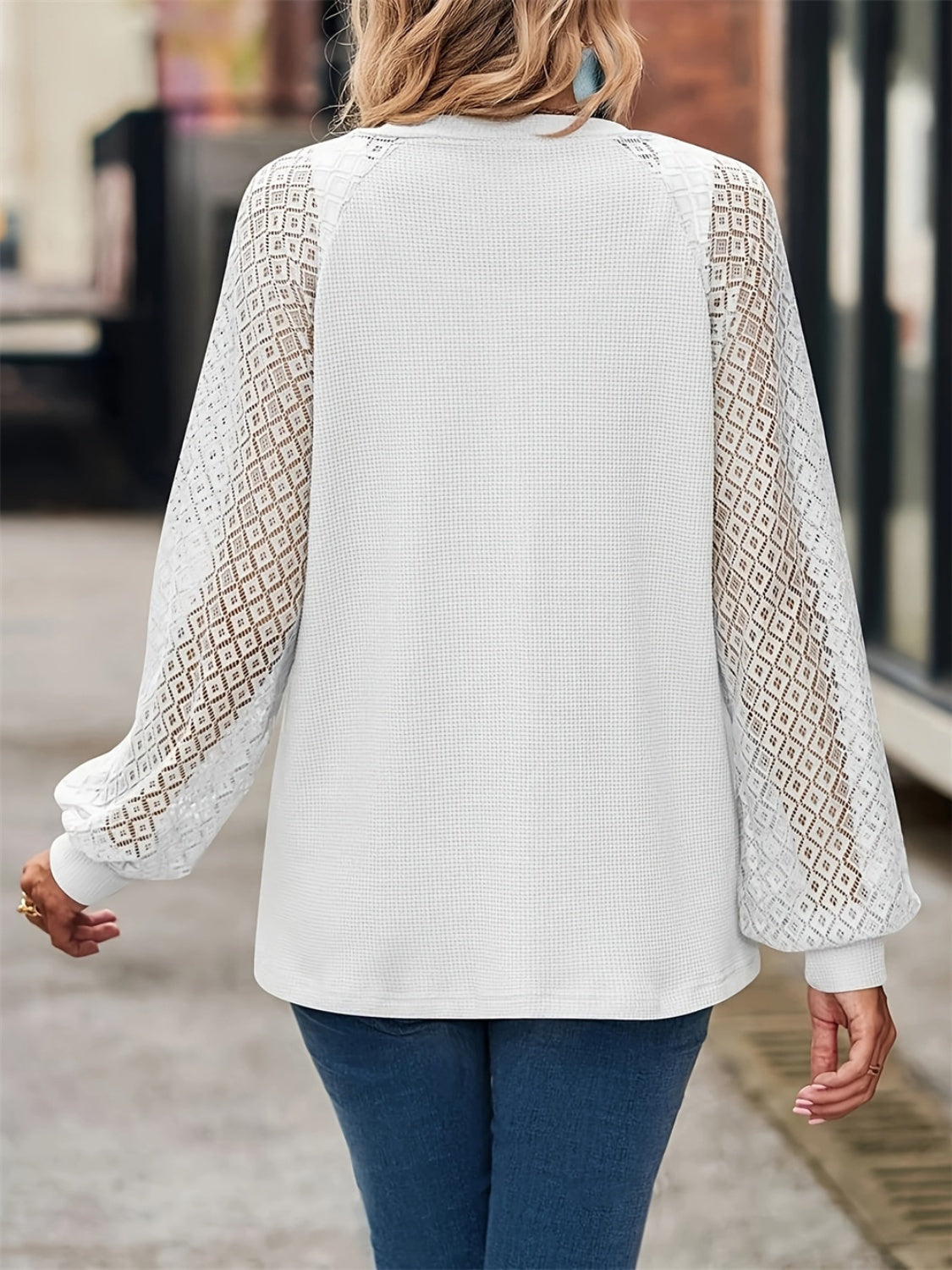 Klara | Long-sleeved outerwear with button placket and V-neck