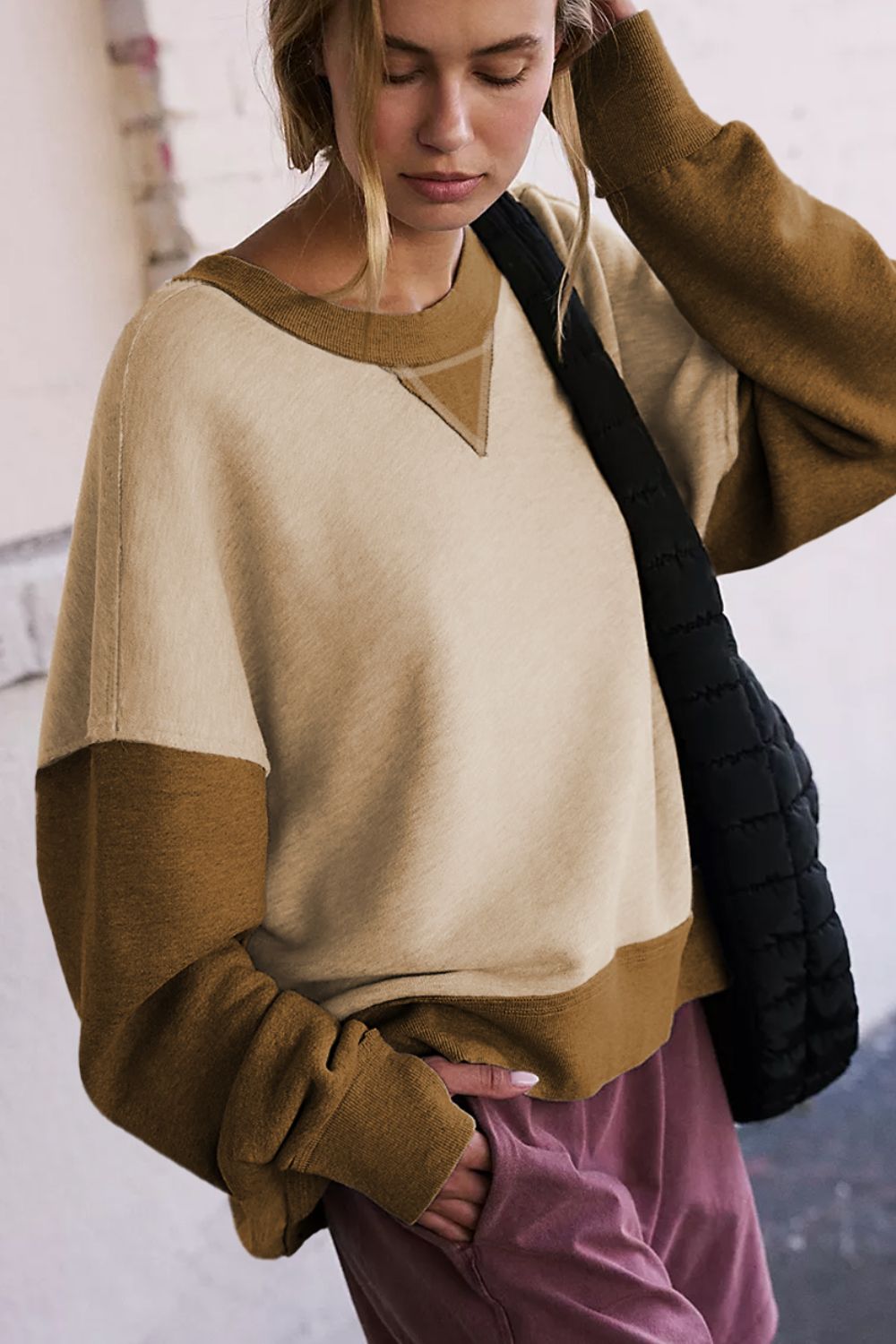 Vera | Color block sweatshirt with a crew neck and long sleeves
