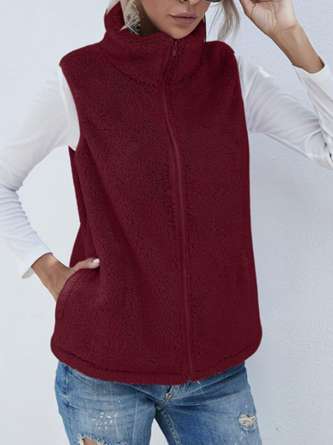 Leonor | Fluffy vest coat with zip closure and full size pockets
