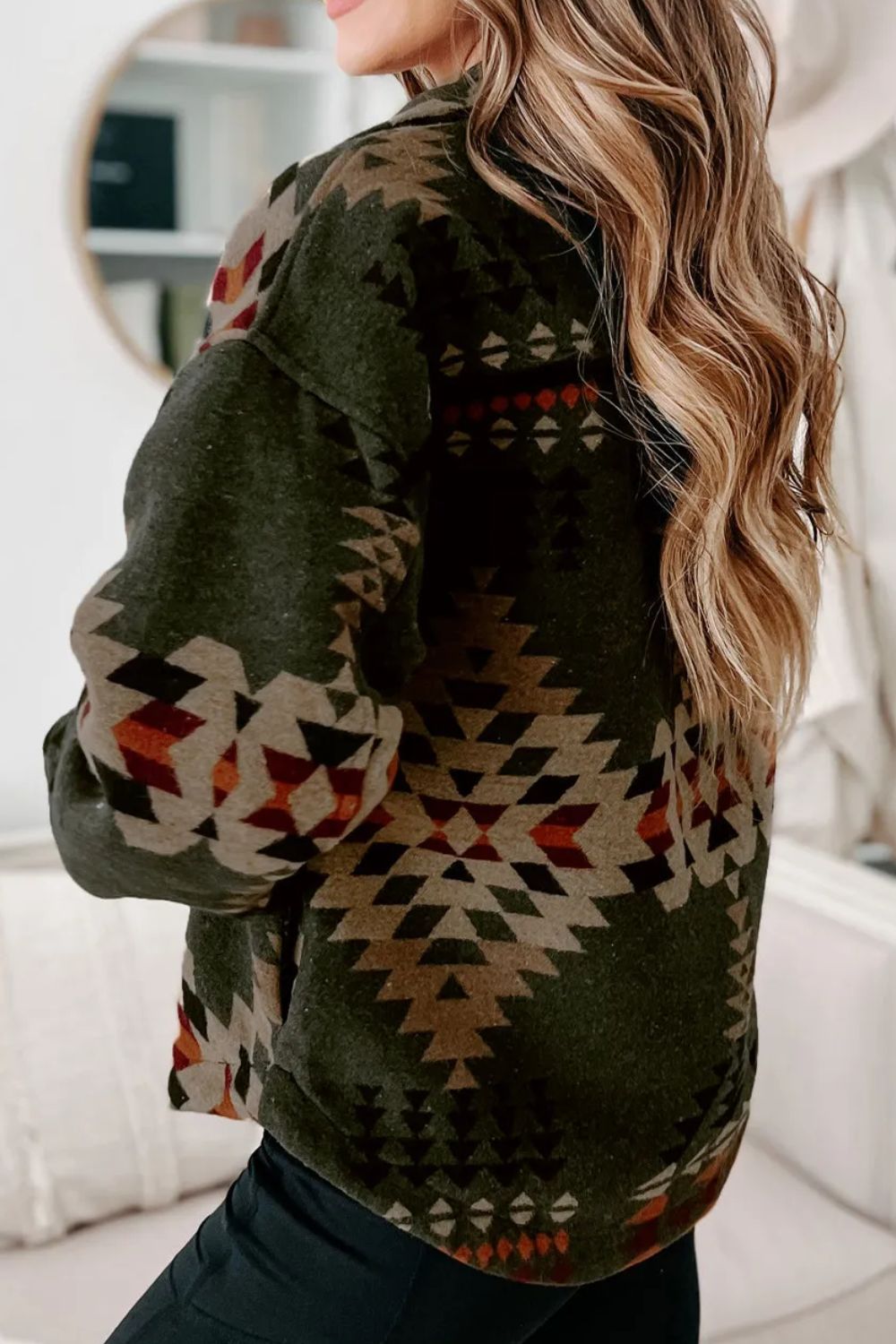 Agnieszka | Jacket with geometric collar and pockets