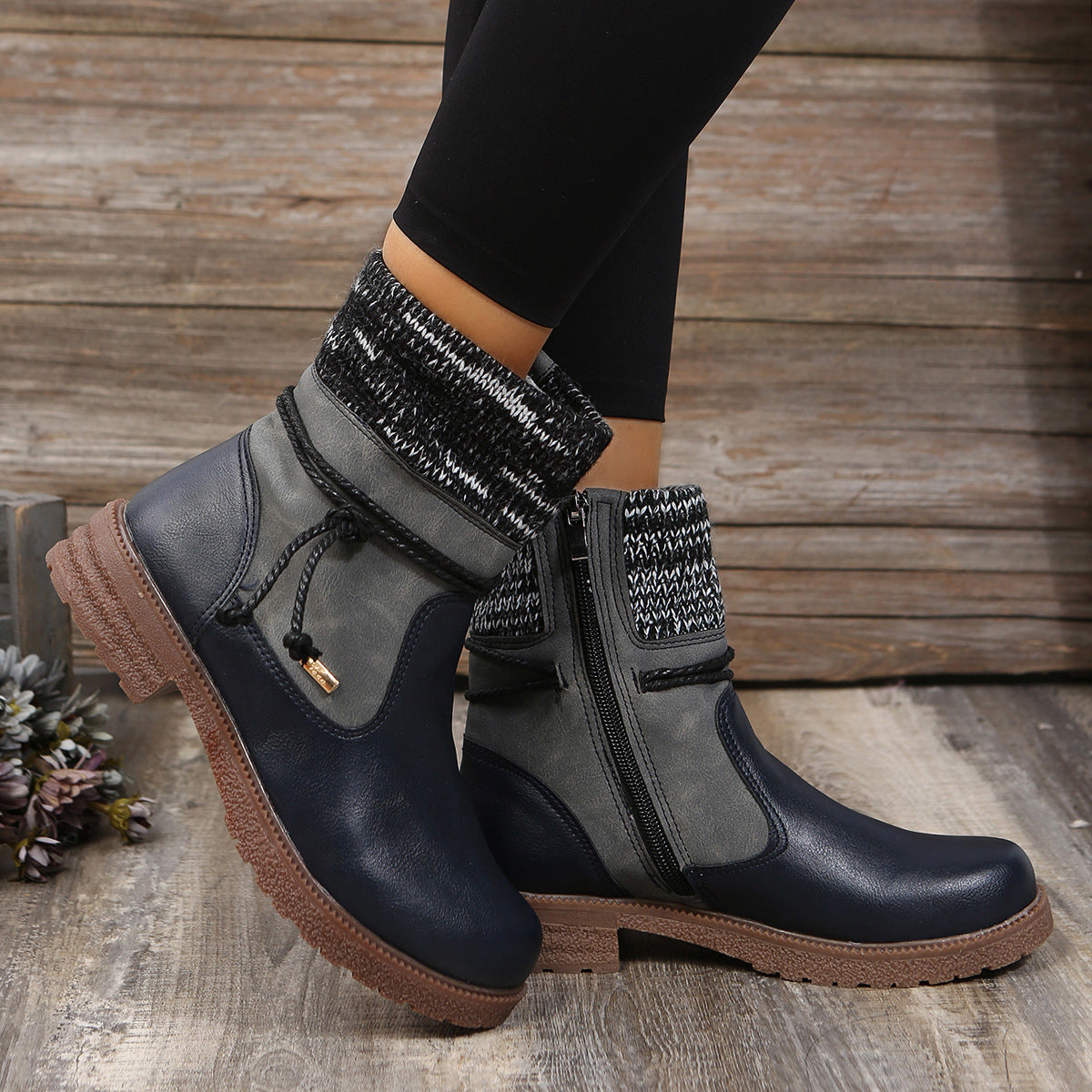 Daniela | PU leather boots with side zip