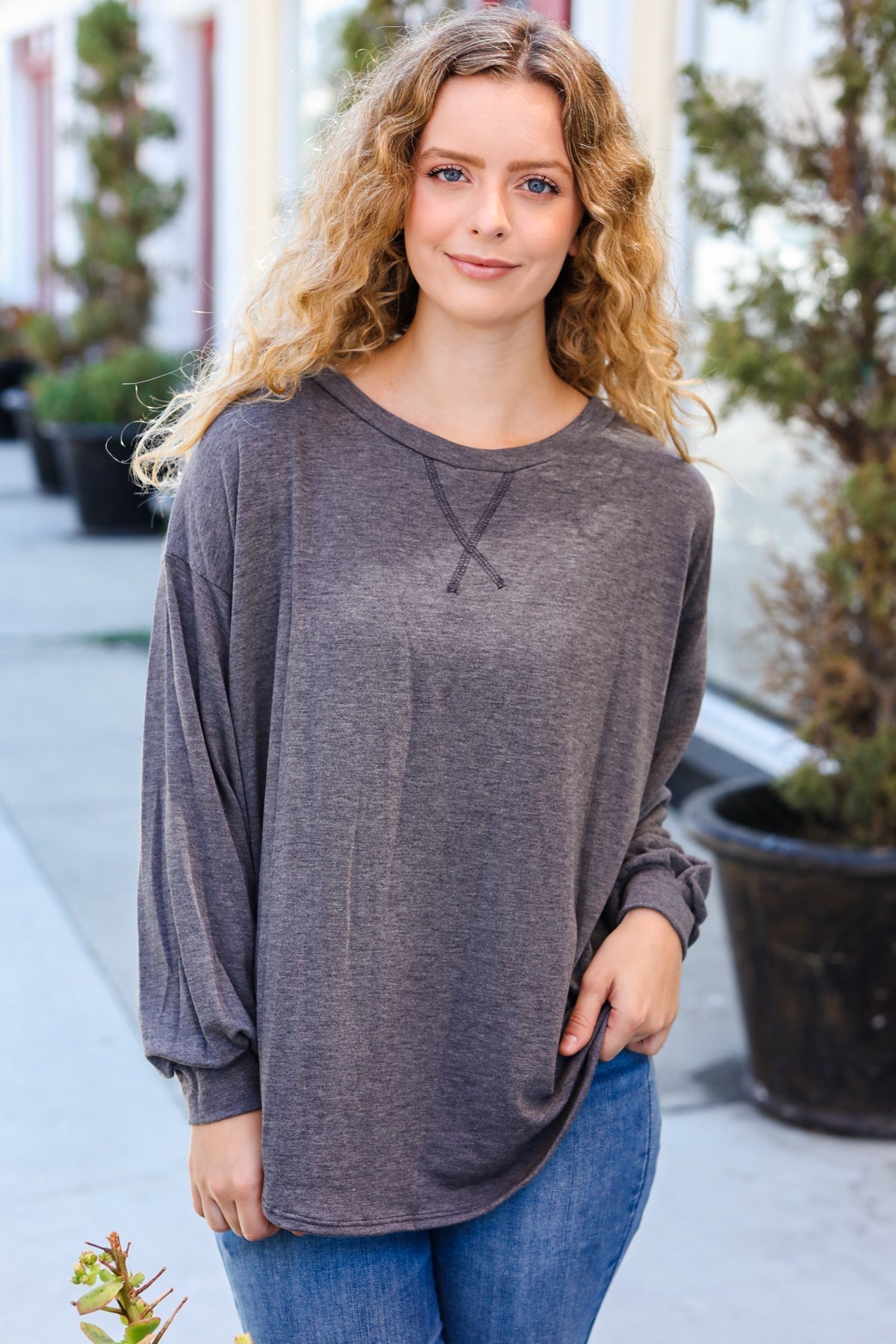 Renata | Long-sleeved pullover top in charcoal-colored French terry for every day