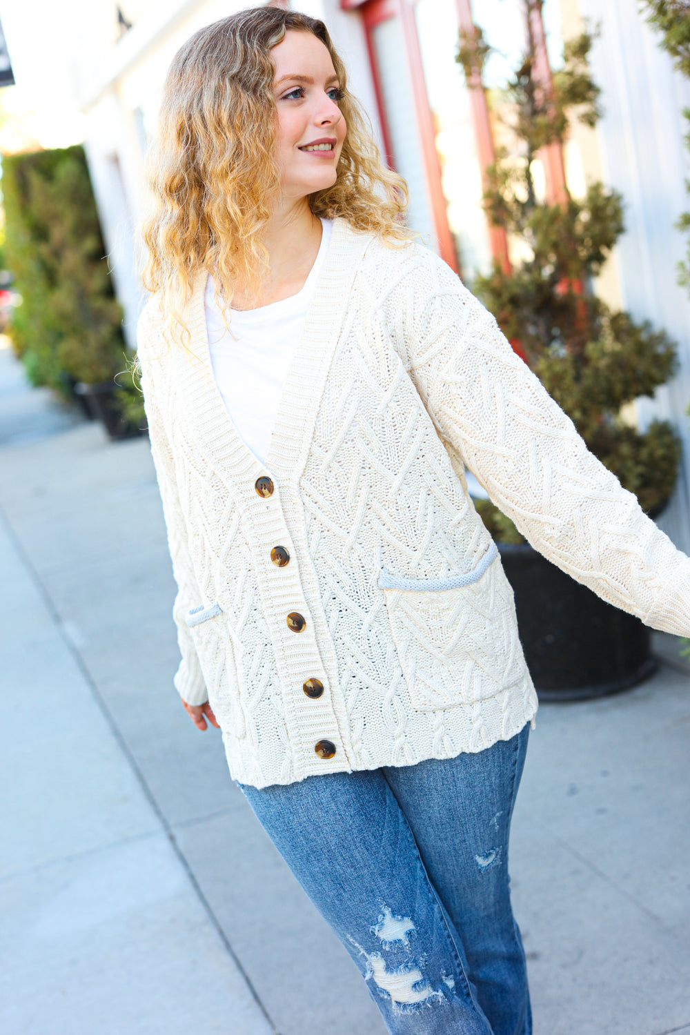 Kristina | Cream-colored boyfriend cardigan with a button placket