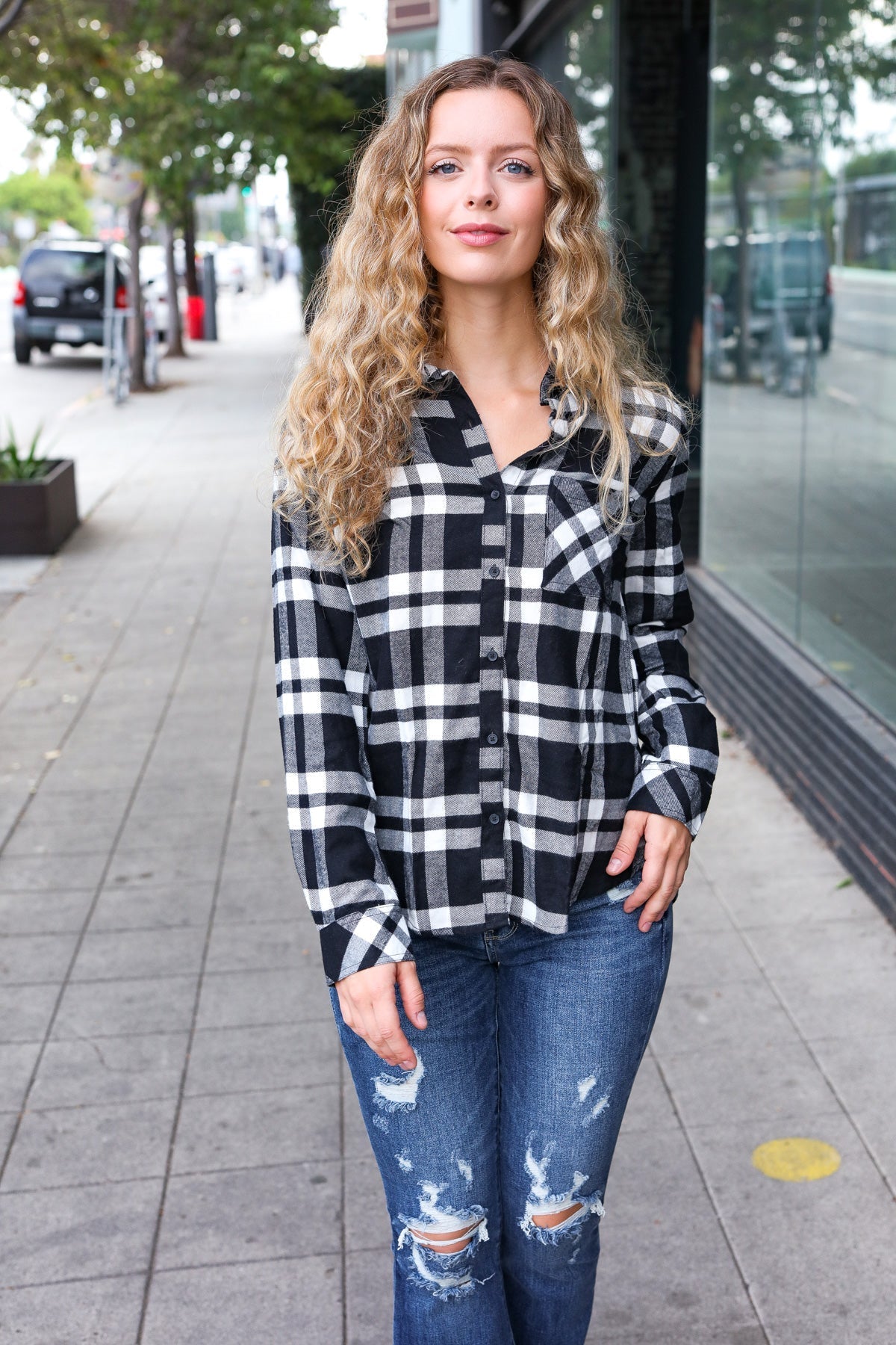 Zoraida | Casual chic black checked long sleeve button down top