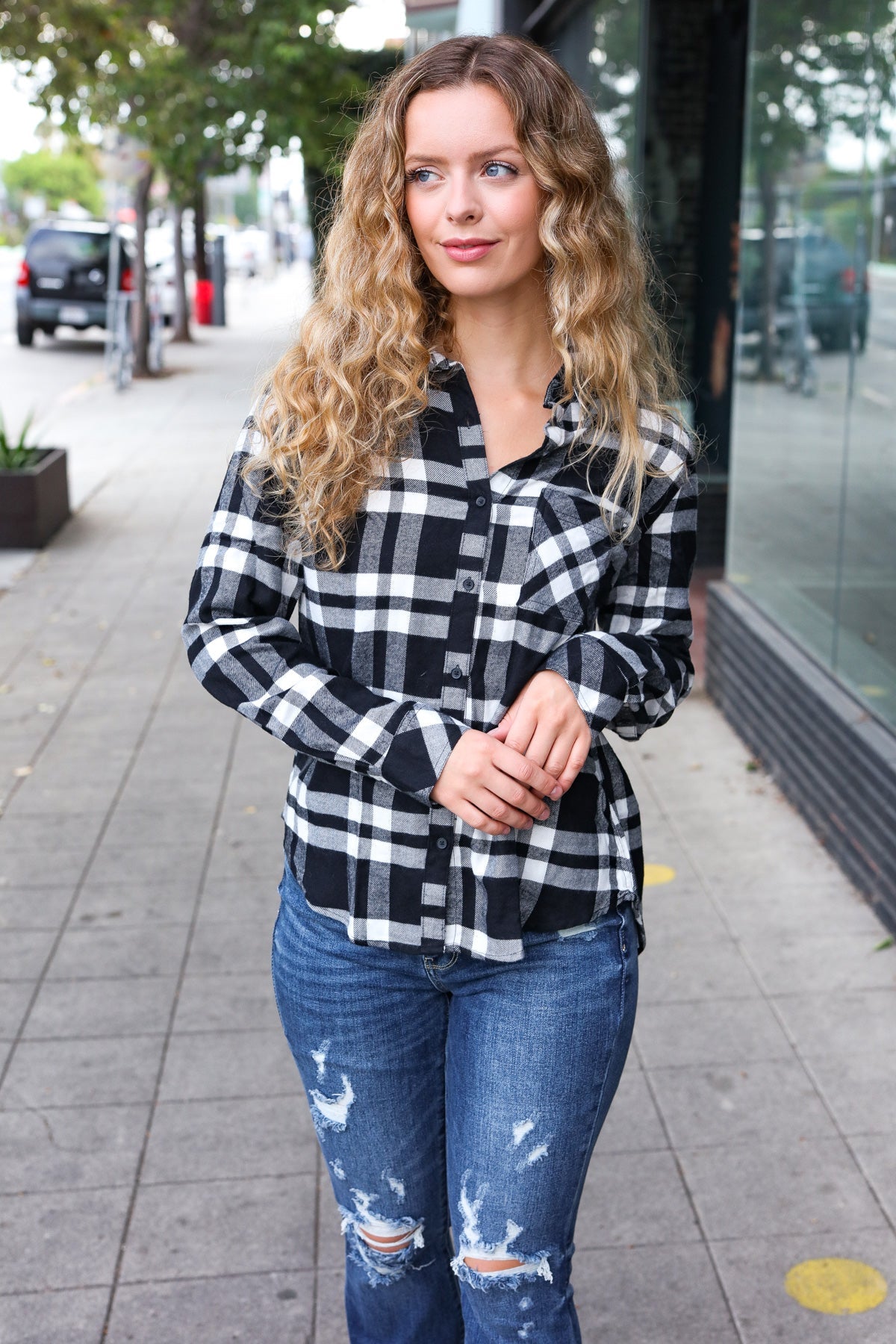 Zoraida | Casual chic black checked long sleeve button down top