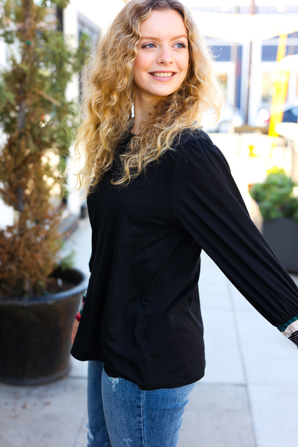 Margherita | Black multicolor striped top with puff sleeves