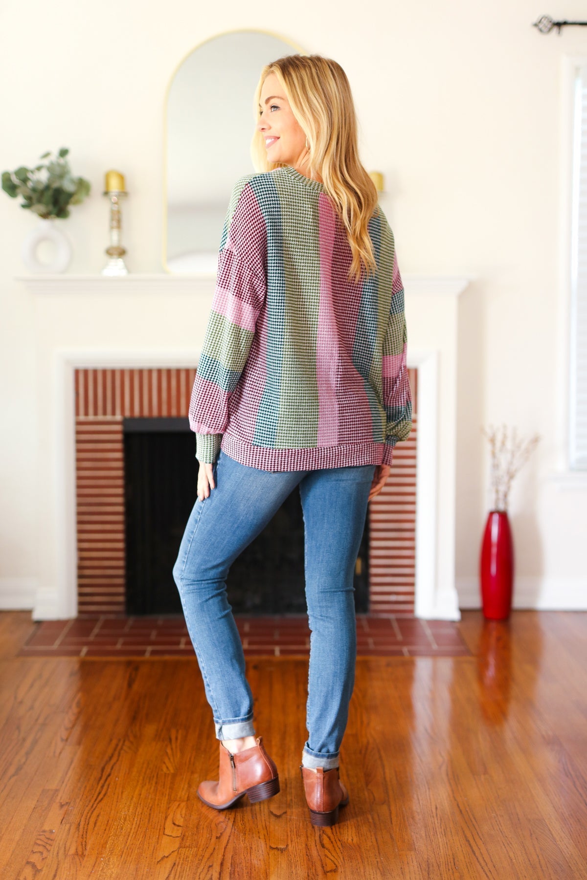 Fatima | Classically chic structured knit top in olive green and burgundy