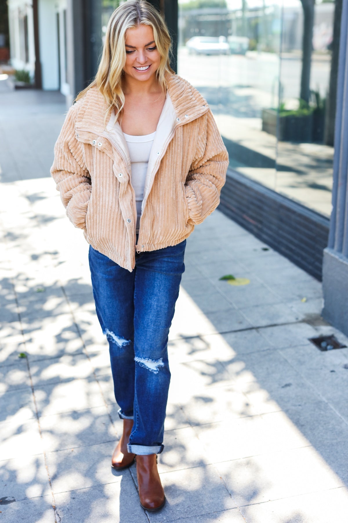 Selena | Casual-chic, ribbed stand-up collar puffer jacket made from corduroy in latte