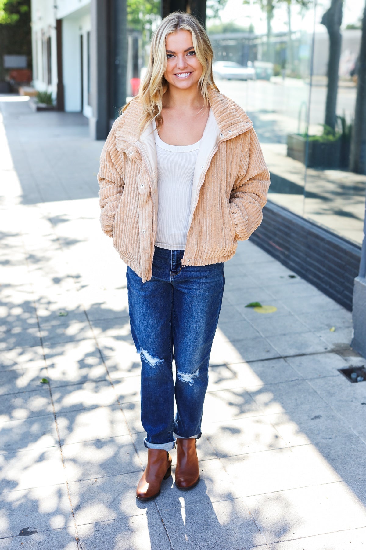 Selena | Casual-chic, ribbed stand-up collar puffer jacket made from corduroy in latte