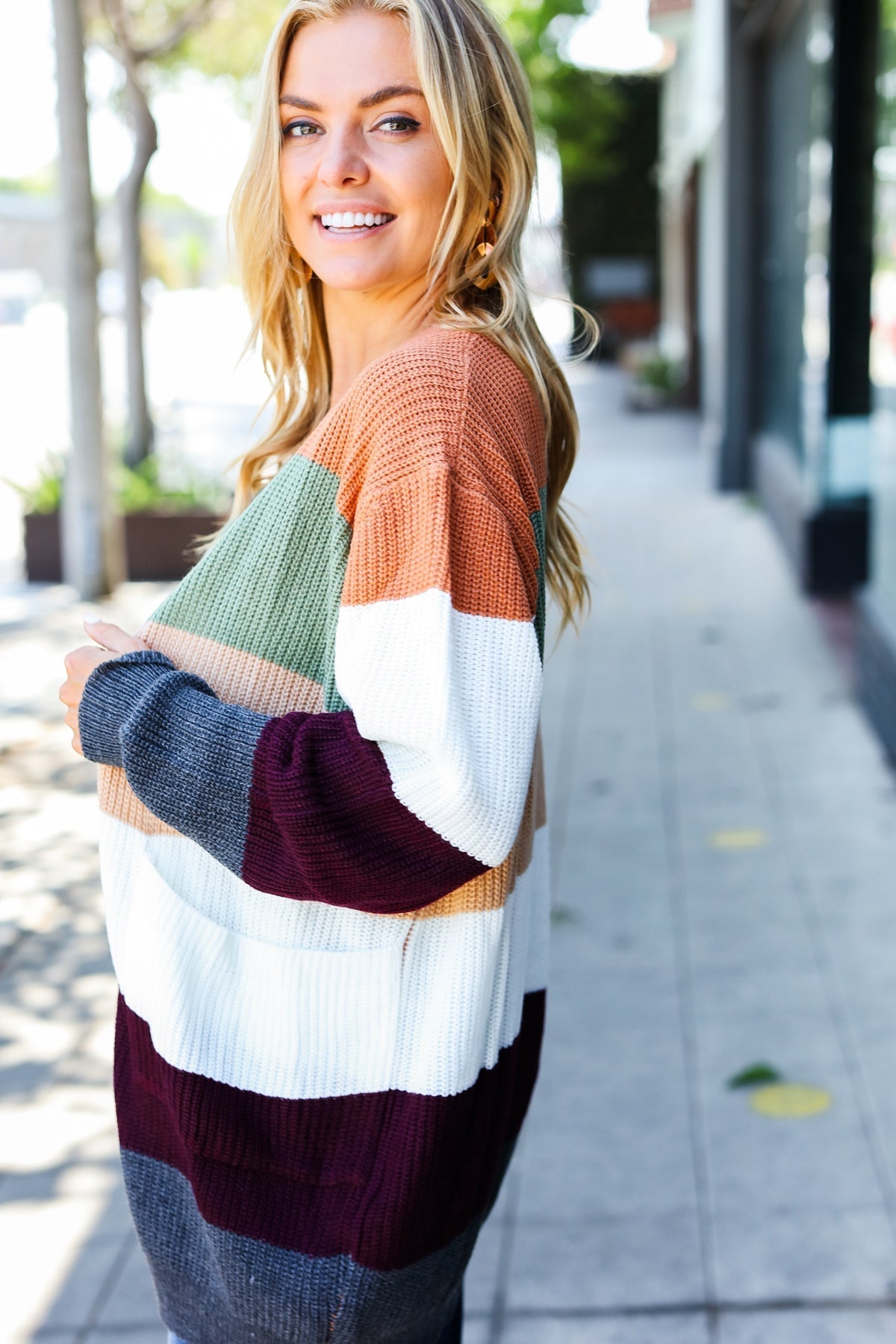 Elfriede | Put together an open cardigan in a plum and olive color block design