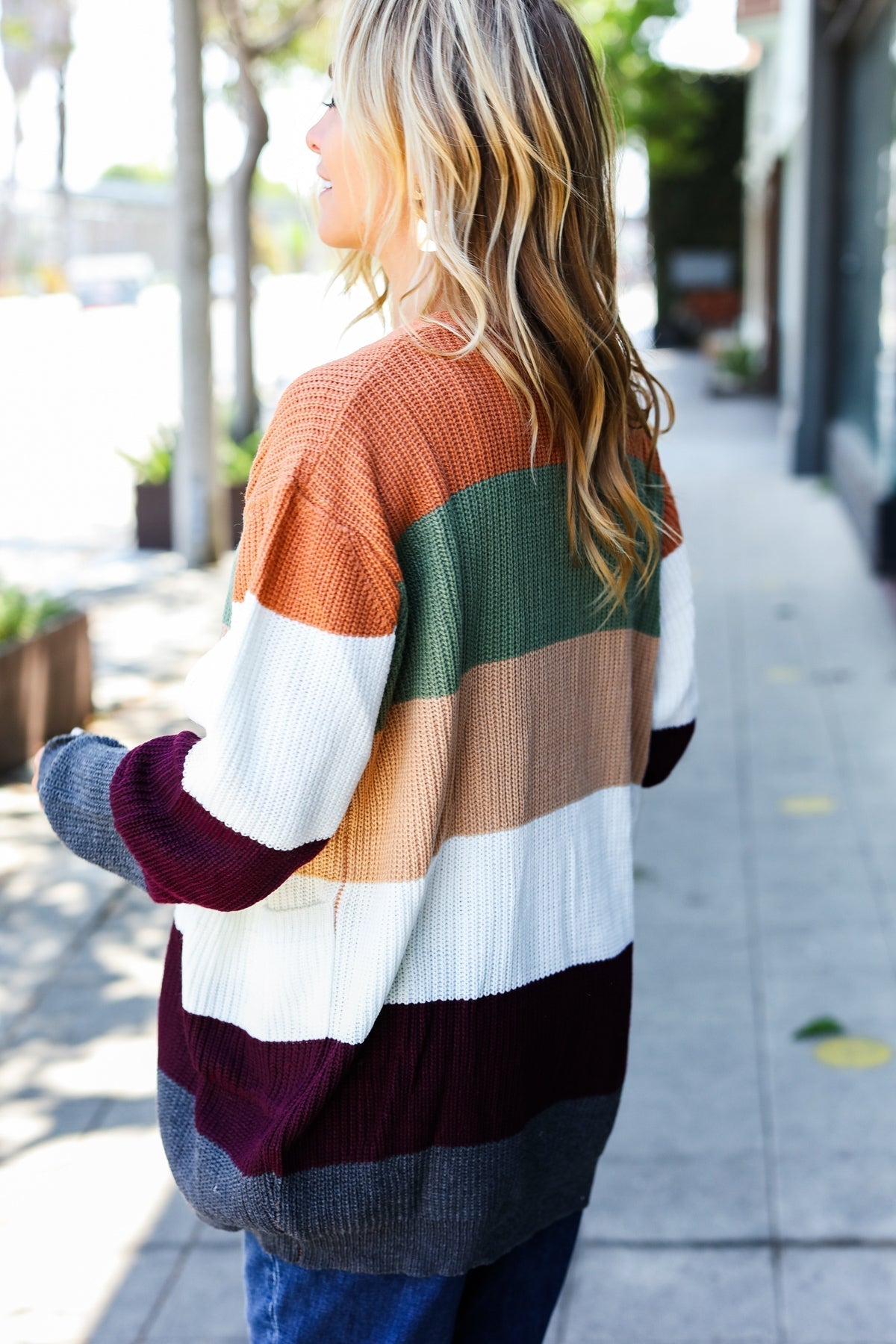 Elfriede | Put together an open cardigan in a plum and olive color block design