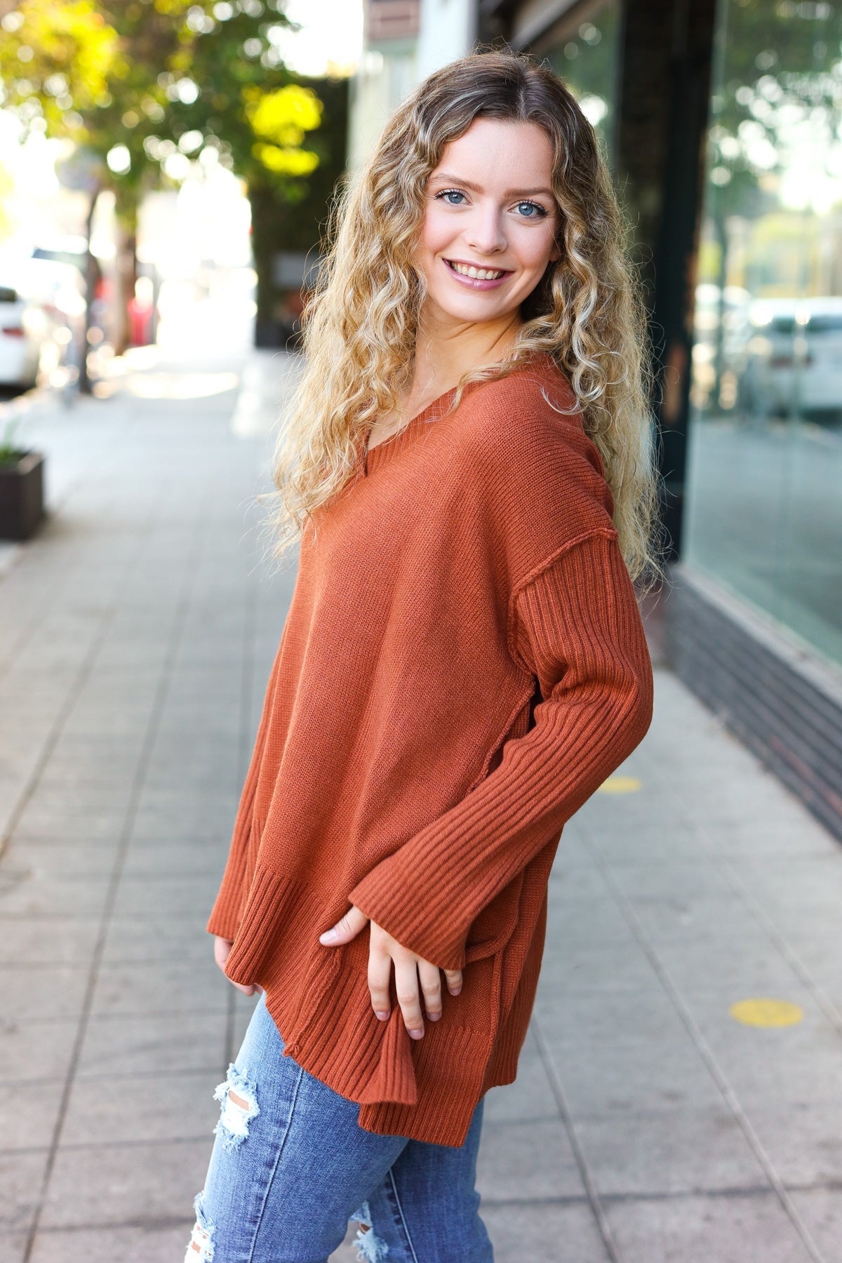 Amalia | Casual chic rust oversized rib knit V-neck sweater