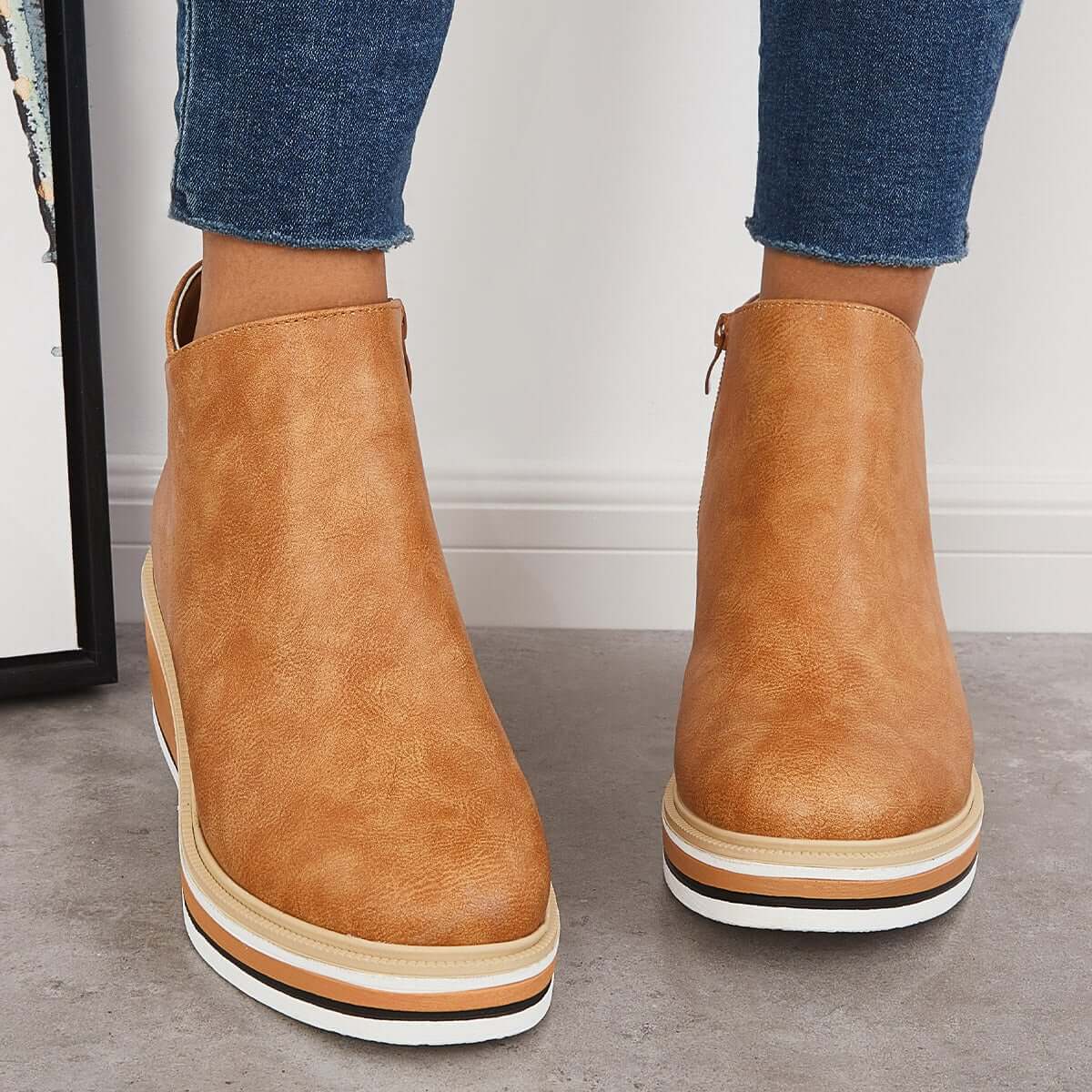 Hana | Casual and supportive orthopedic boots.