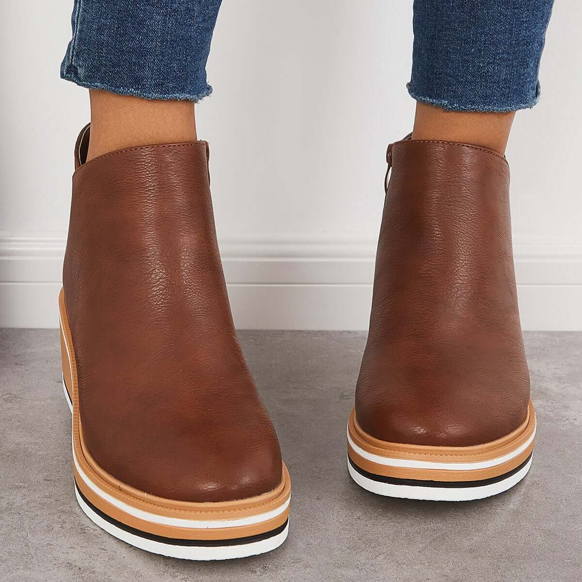 Hana | Casual and supportive orthopedic boots.