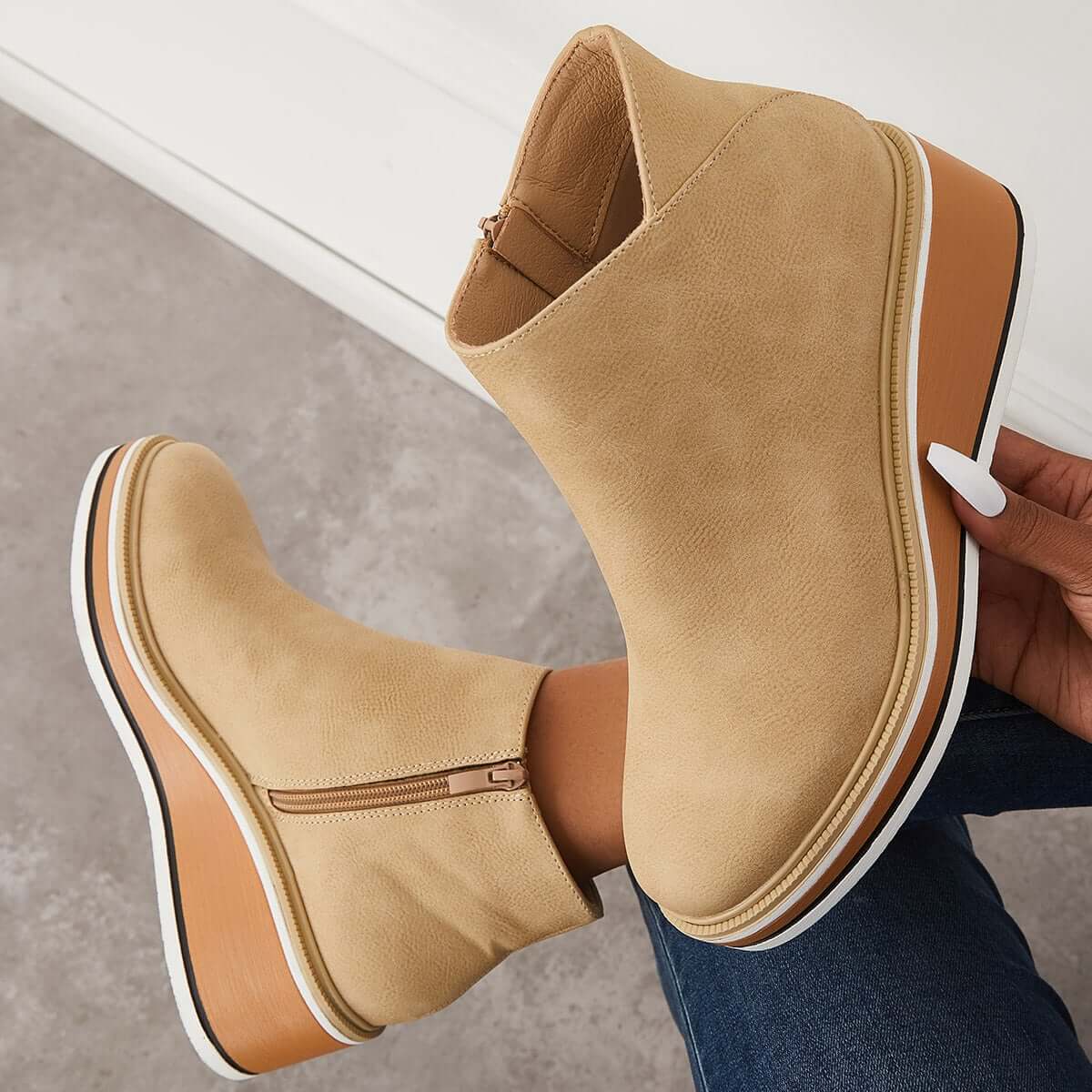 Hana | Casual and supportive orthopedic boots.