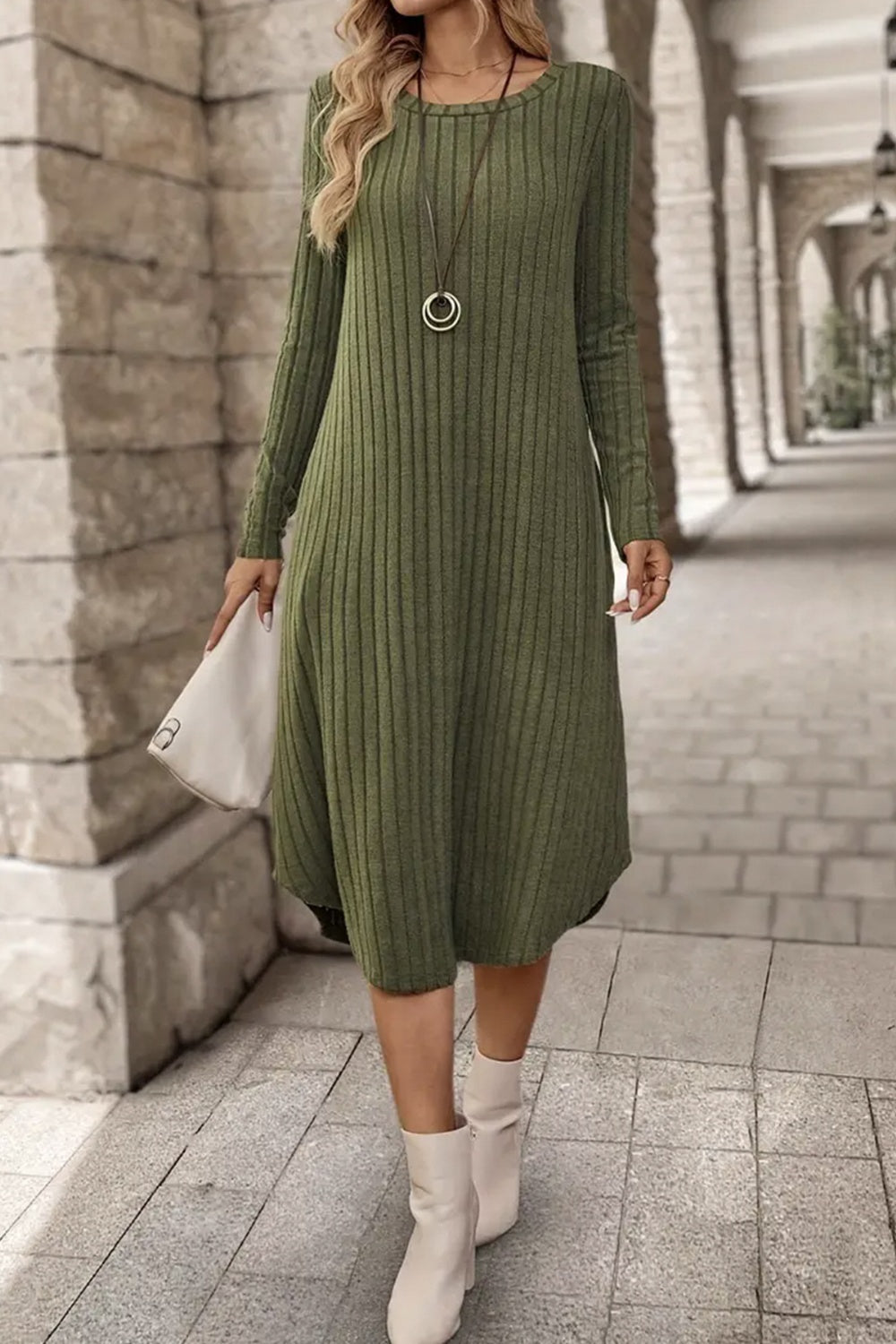 Helena | Long sleeve dress with a ribbed, curved hem and crew neck