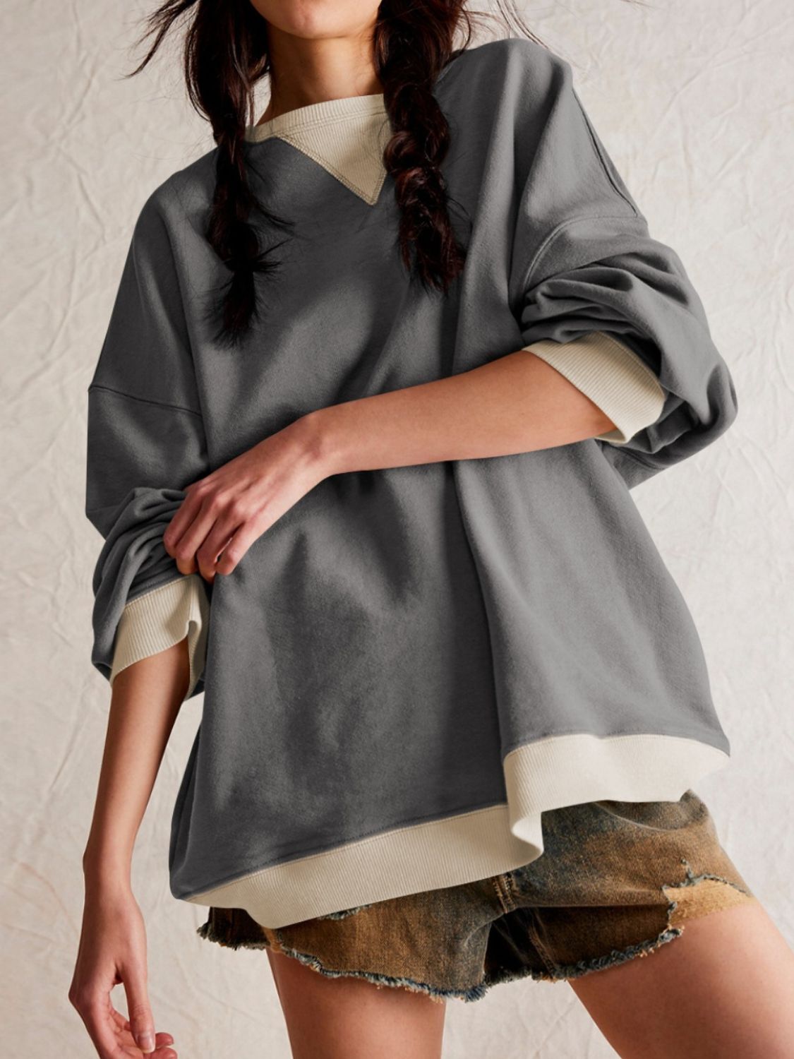 Ilona | Contrasting long-sleeved sweatshirt with dropped shoulders