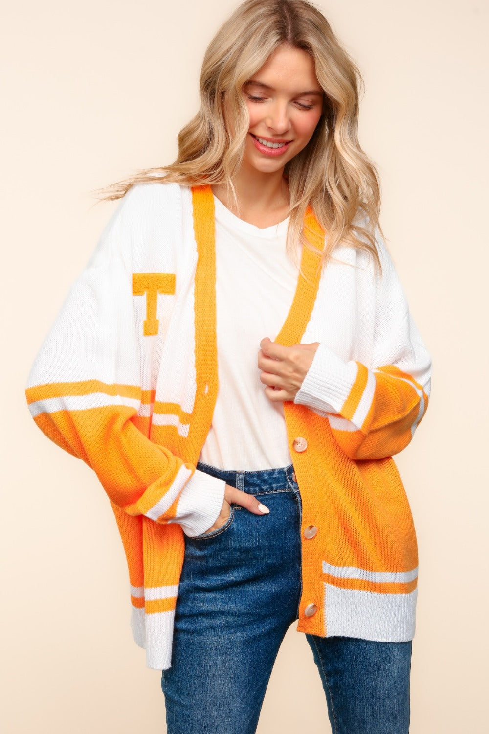 Maria | Haptics cardigan with V-neck, button placket and letter patch