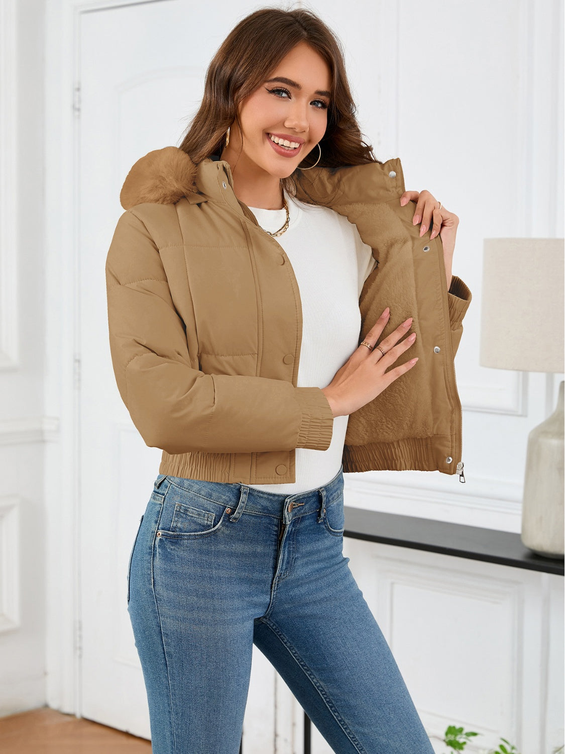 Eleonora | Long-sleeved, cropped winter coat with hood and pockets