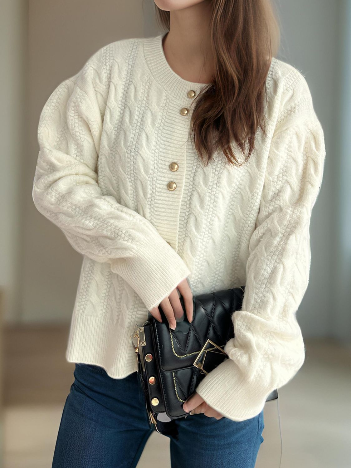 Cristina | Cable knit cardigan with a crew neck and long sleeves