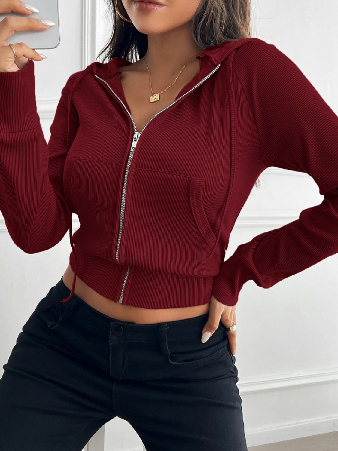 Inés | Long sleeve outerwear with hood and zip fastening