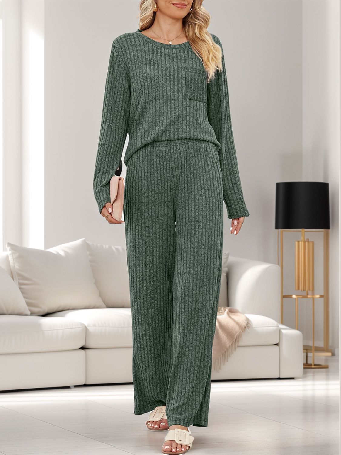 Henriette | Set consisting of a long-sleeved top and crew-neck trousers