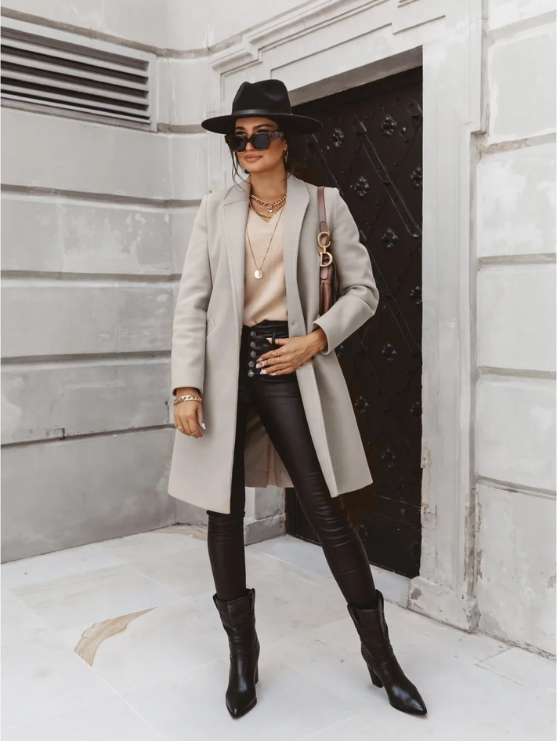 Adela | Relaxed and timeless winter garment