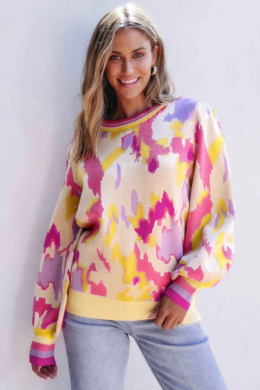 Kristina | Contrasting long-sleeved sweater with a crew neck