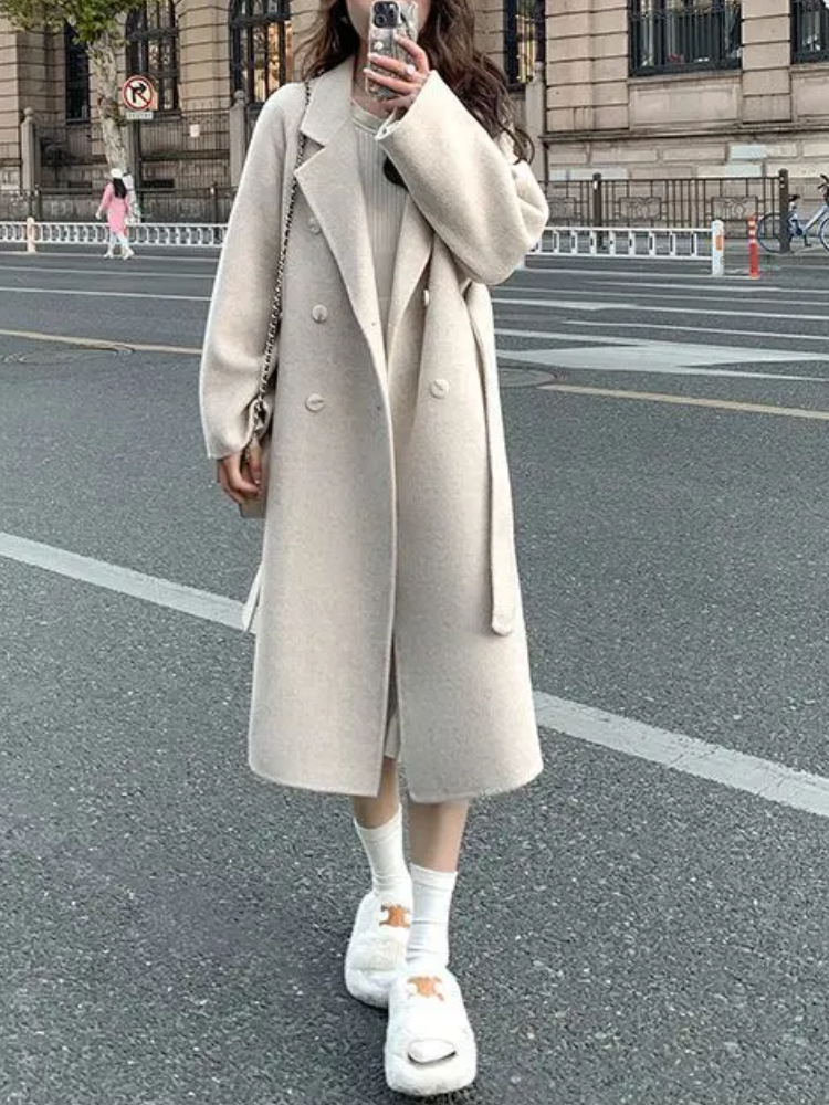 Liliana | Elegant and versatile winter garment