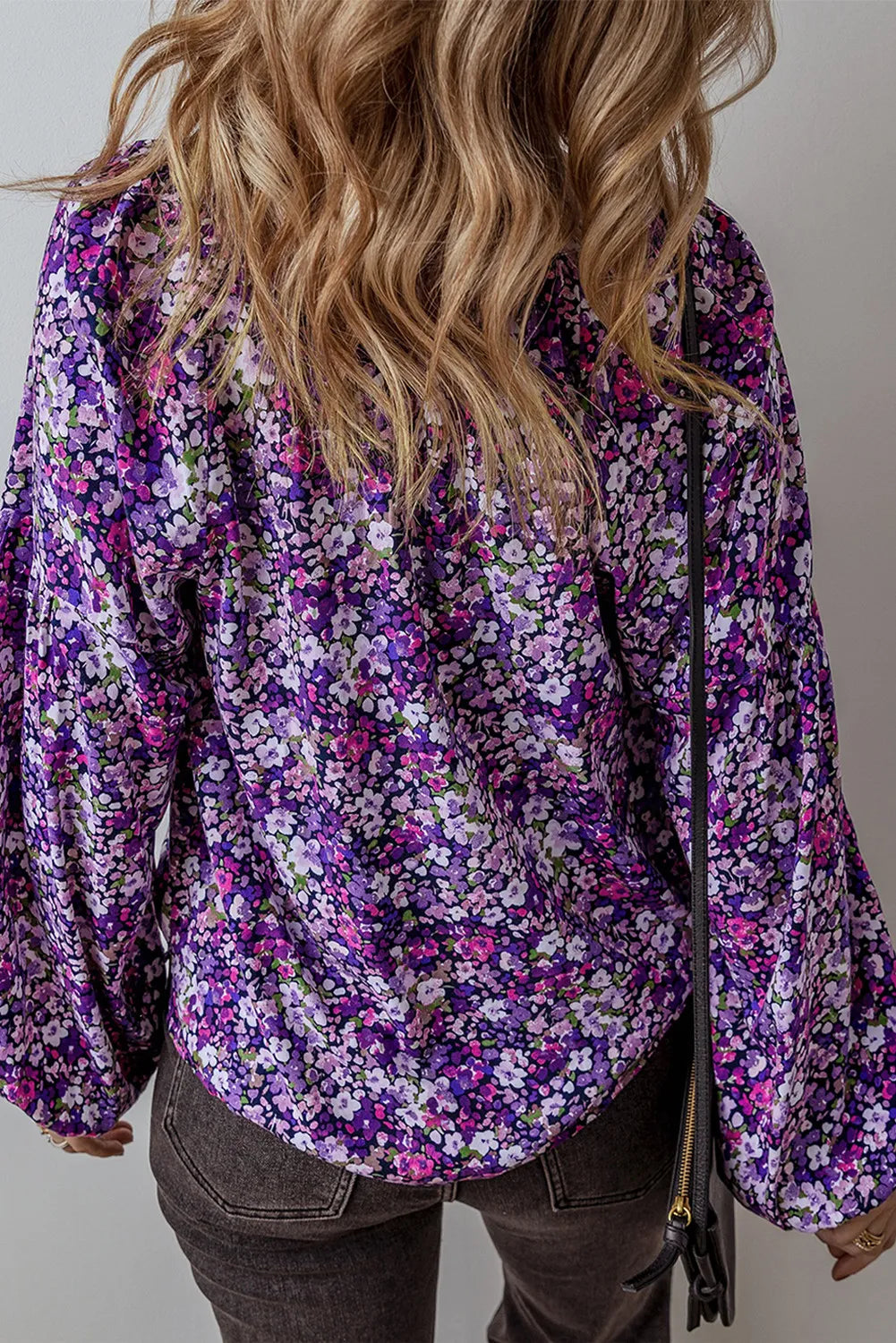Anneliese | Long-sleeved blouse with floral pattern and tie collar