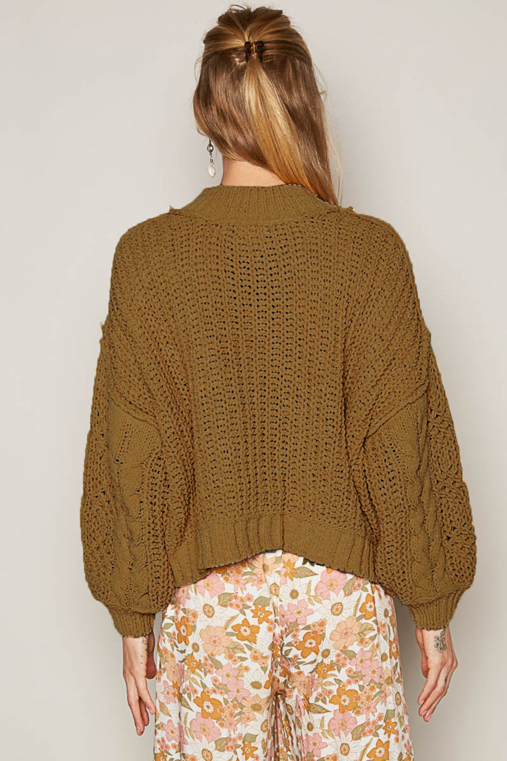Teresa | Sweater with stand-up collar and cable knit