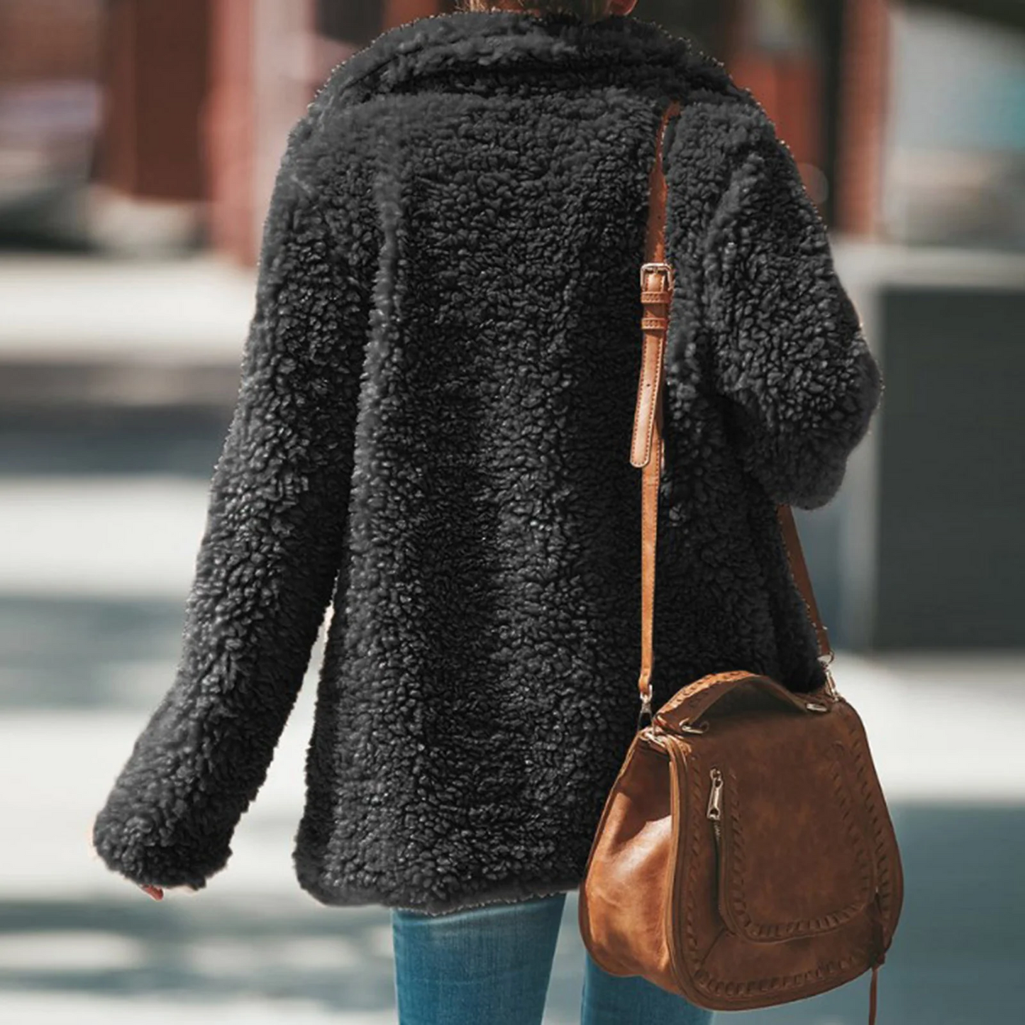 Ariadna® | Simple and elegant winter garment.