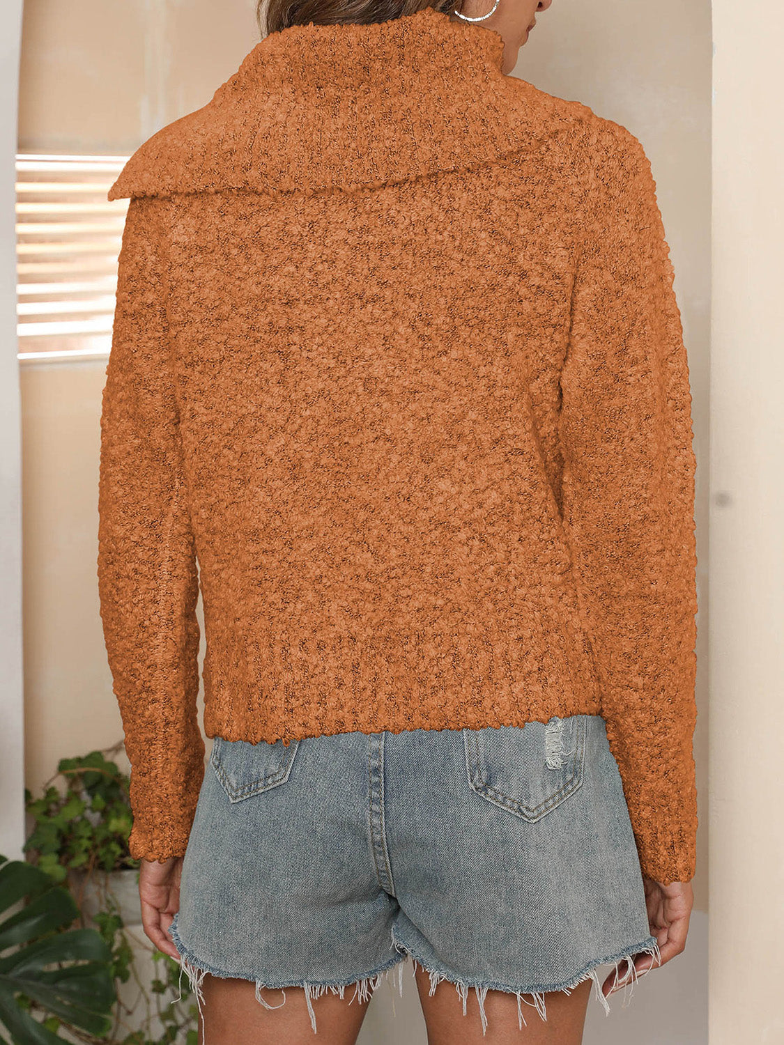 Clara | Asymmetrical long-sleeved sweater with collar