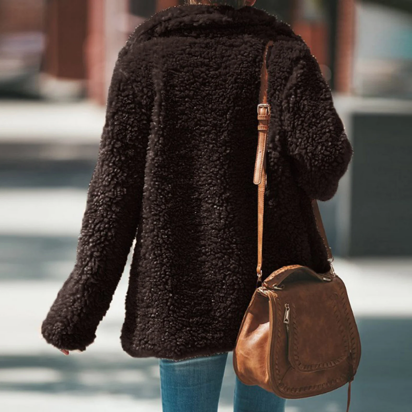 Ariadna® | Simple and elegant winter garment.