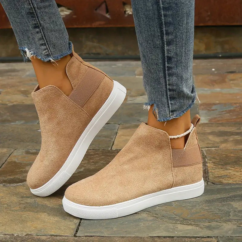 Vania | Relaxed and supportive orthopedic boots.