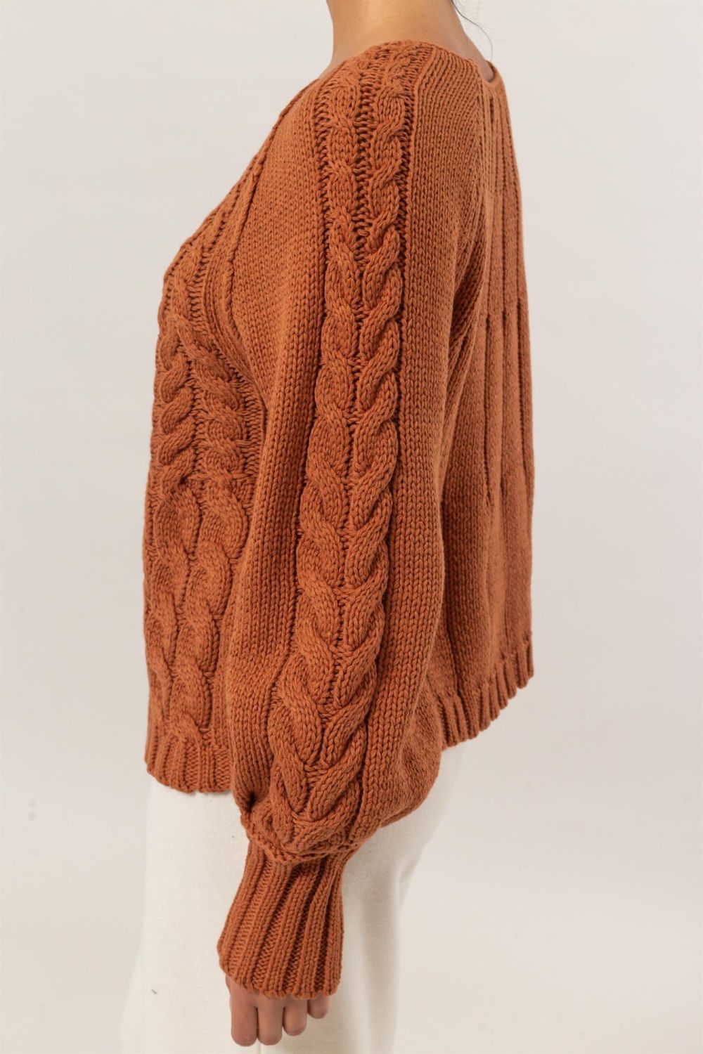 Agustina | Cable-knit sweater with a crew neck and raglan sleeves