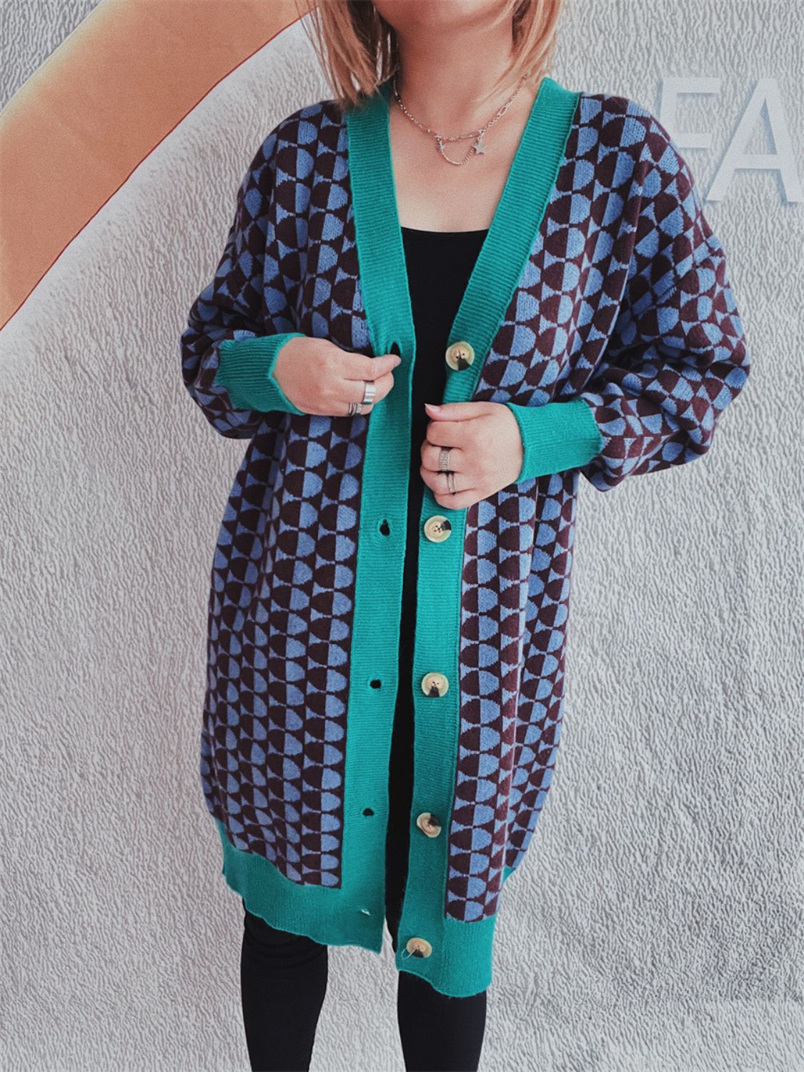 Fabiola | Geometric cardigan with buttons and contrast trim