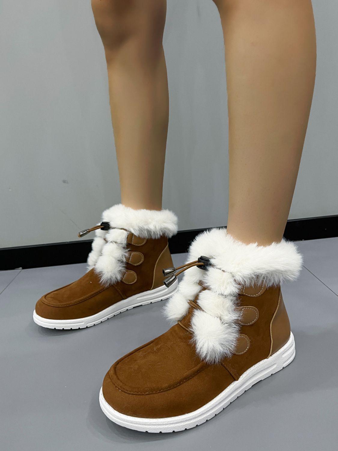 Dolores | Suede round toe boots with plush detail