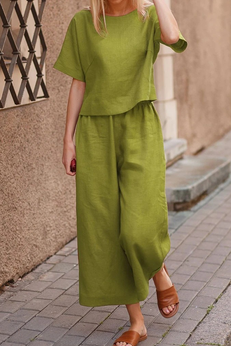 Juana | Casual, plain-colored basic two-piece suit with an O-neck and short sleeves