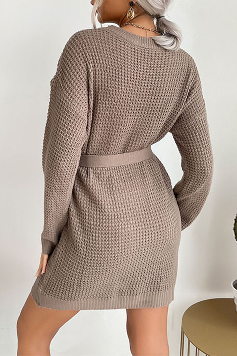 Mila | Fashionable solid color straight dresses with frenulum neckline and O-neck