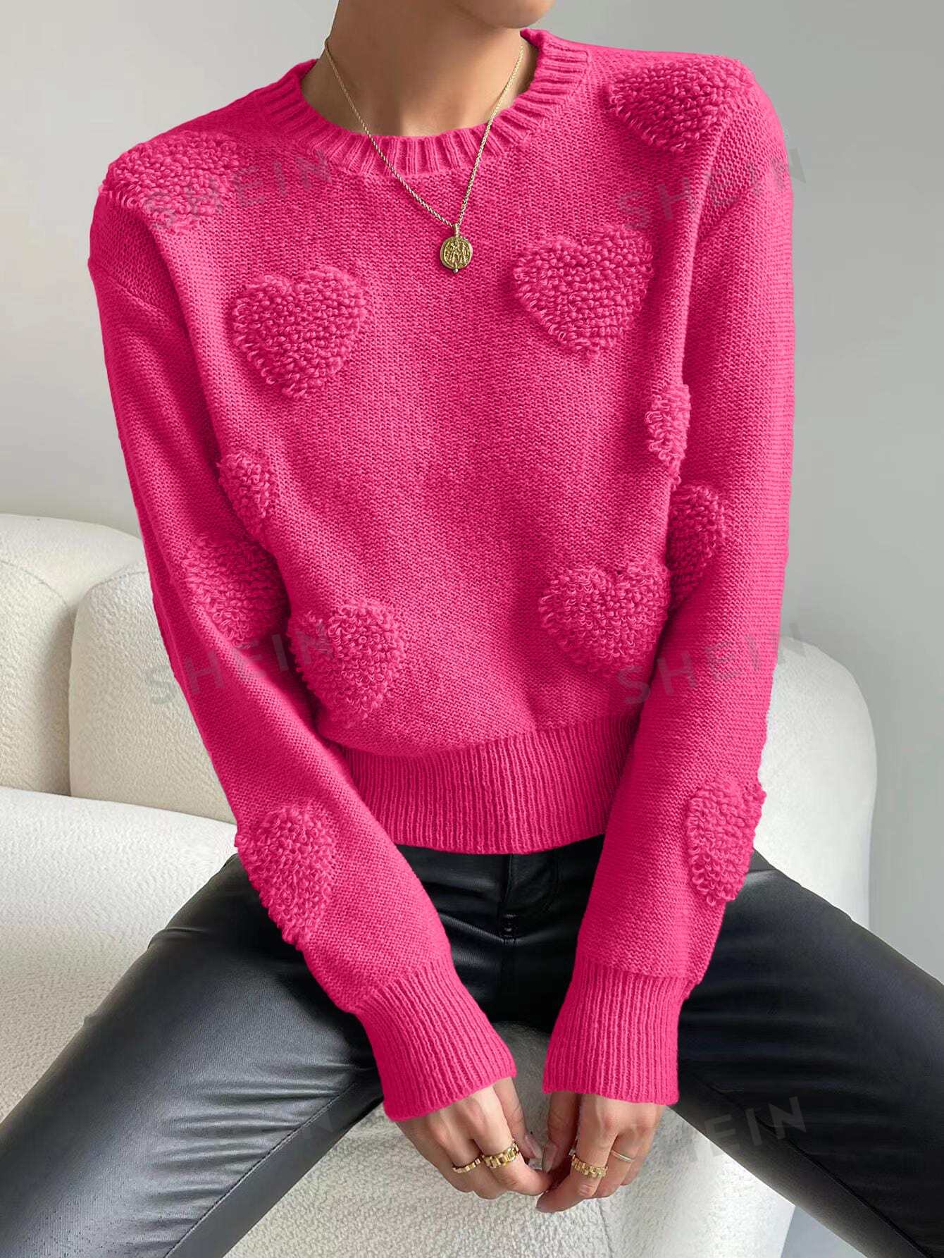 Denise | Fashionable and minimalist winter sweater
