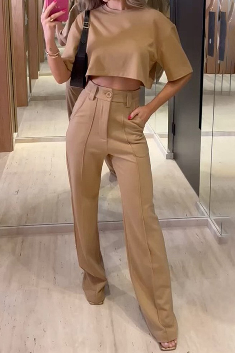 Elda | Casual, plain two-piece suit with an O-neck and short sleeves