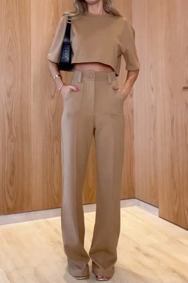 Elda | Casual, plain two-piece suit with an O-neck and short sleeves
