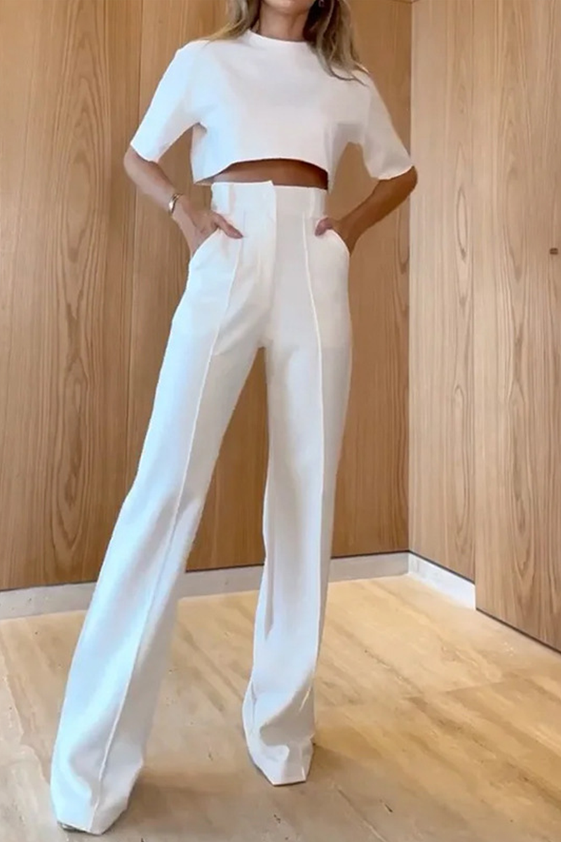 Elda | Casual, plain two-piece suit with an O-neck and short sleeves