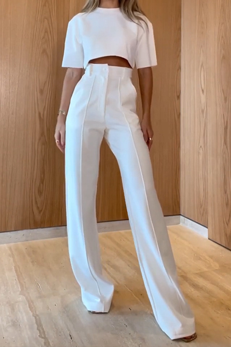 Elda | Casual, plain two-piece suit with an O-neck and short sleeves